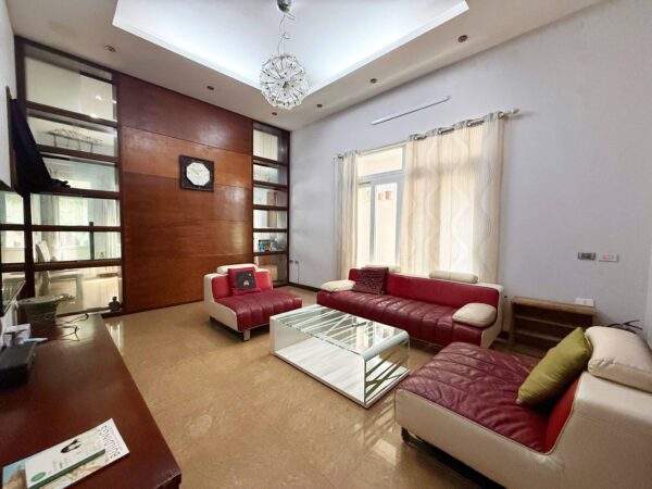 Multi-bedroom house for rent in Tu Lien, Au Co, Tay Ho, Hanoi (2)