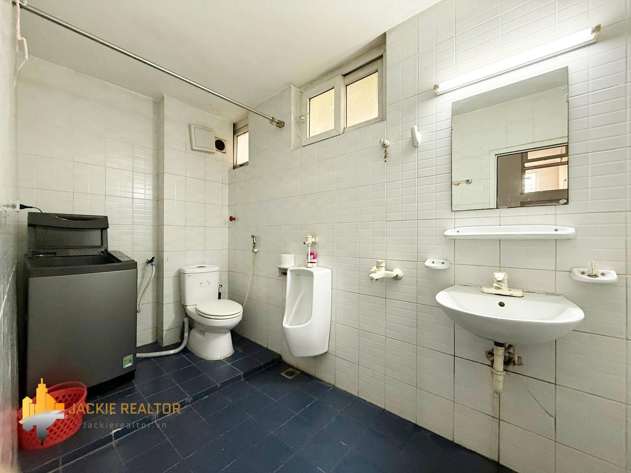 Multi-bedroom house for rent in Tu Lien, Au Co, Tay Ho, Hanoi (30) Multi-bedroom house for rent in Tu Lien, Au Co, Tay Ho, Hanoi (30)