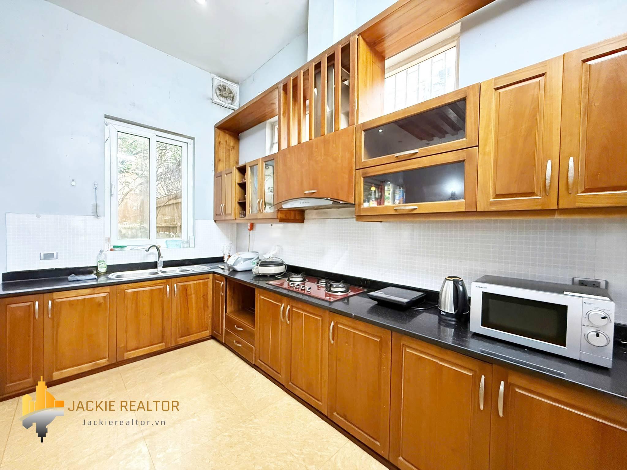 Multi-bedroom house for rent in Tu Lien, Au Co, Tay Ho, Hanoi (7) Multi-bedroom house for rent in Tu Lien, Au Co, Tay Ho, Hanoi (7)