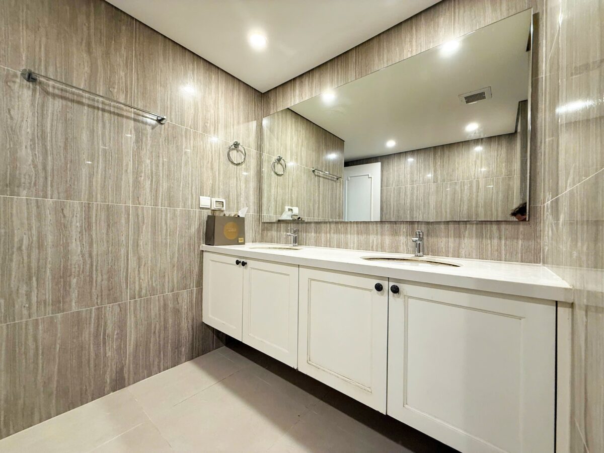 Aesthetic 3-bedroom apartment at D' Le Roi Soleil for rent (24)