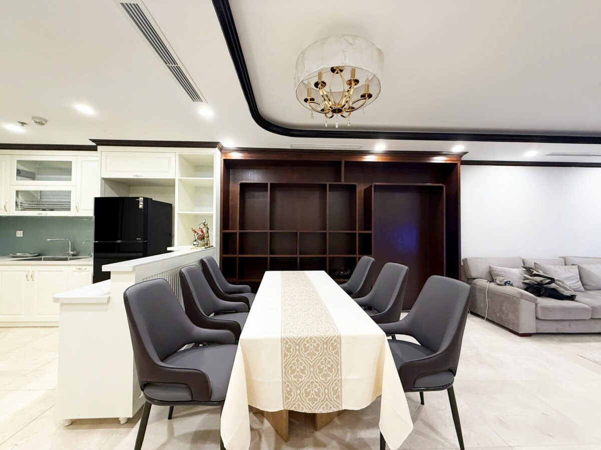 Aesthetic 3-bedroom apartment at D' Le Roi Soleil for rent (6)