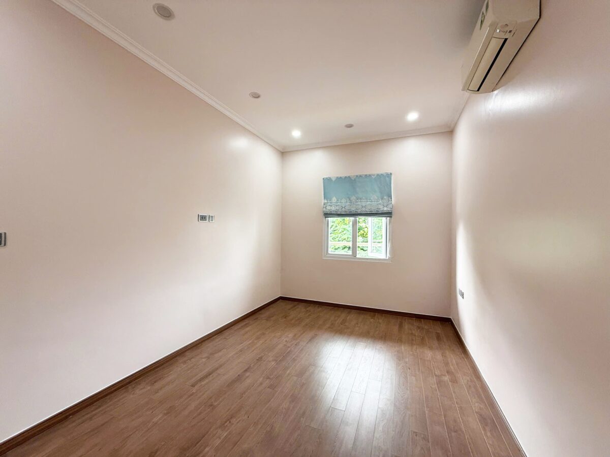 Basic furnished villa for rent at K2 Ciputra (21)
