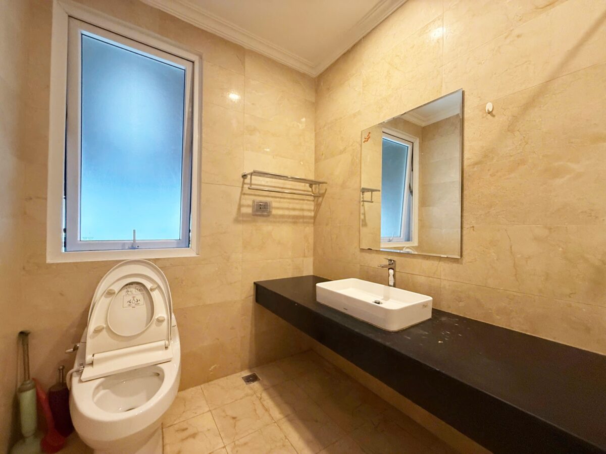 Basic furnished villa for rent at K2 Ciputra (27)