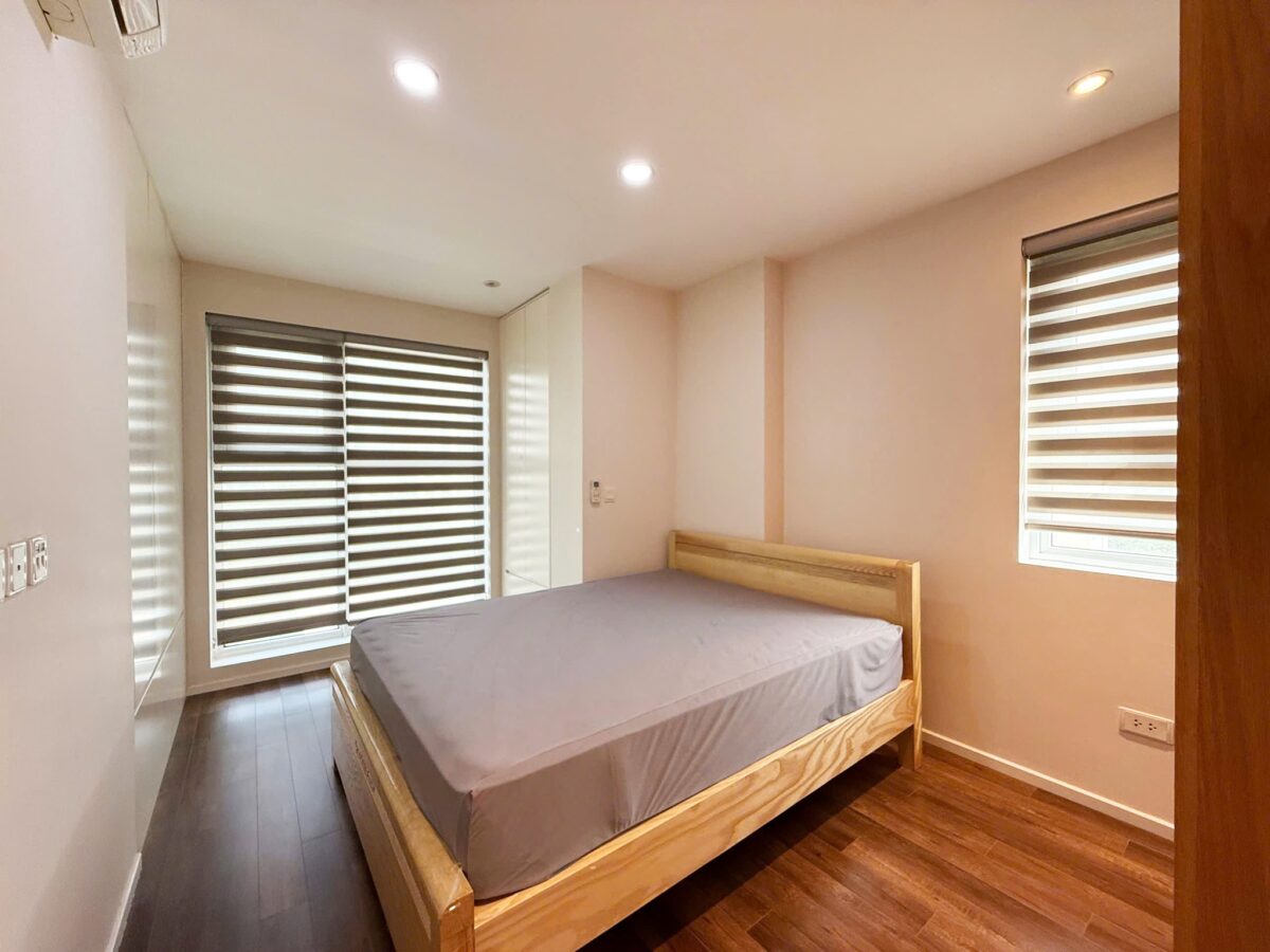 Incredible golf-view 2-bedroom apartment at L3 Ciputra for rent (12)