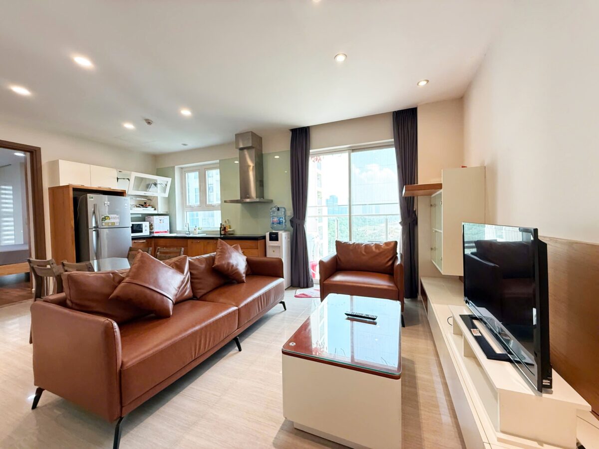 Incredible golf-view 2-bedroom apartment at L3 Ciputra for rent (5)