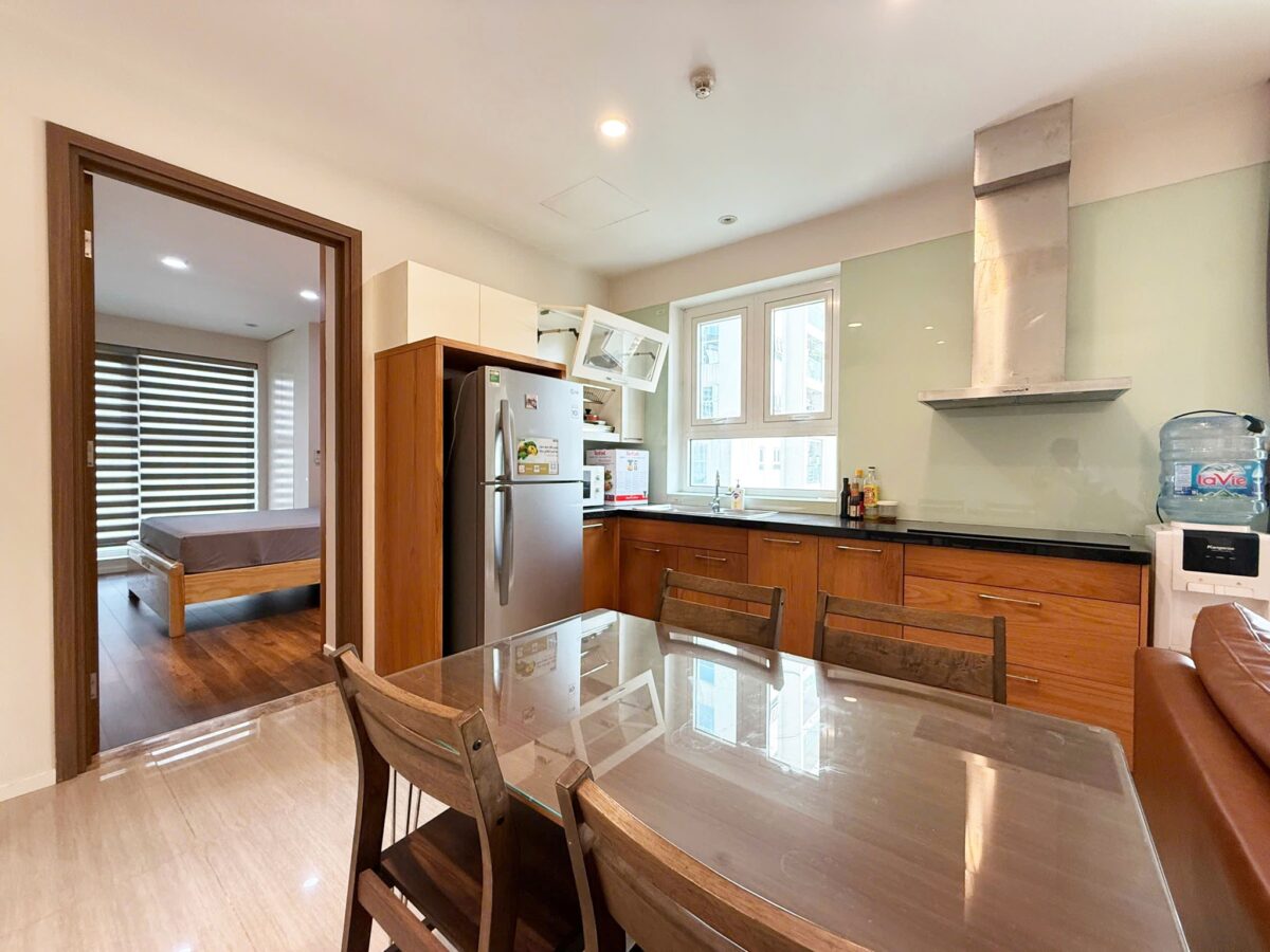 Incredible golf-view 2-bedroom apartment at L3 Ciputra for rent (6)