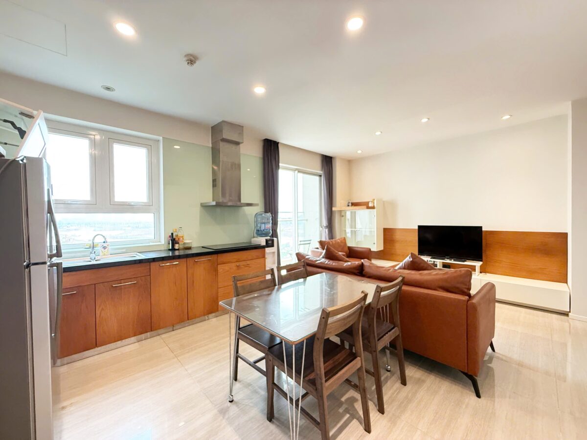 Incredible golf-view 2-bedroom apartment at L3 Ciputra for rent (7)