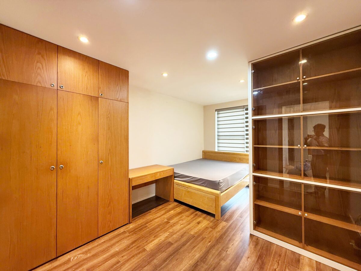Incredible golf-view 2-bedroom apartment at L3 Ciputra for rent (9)