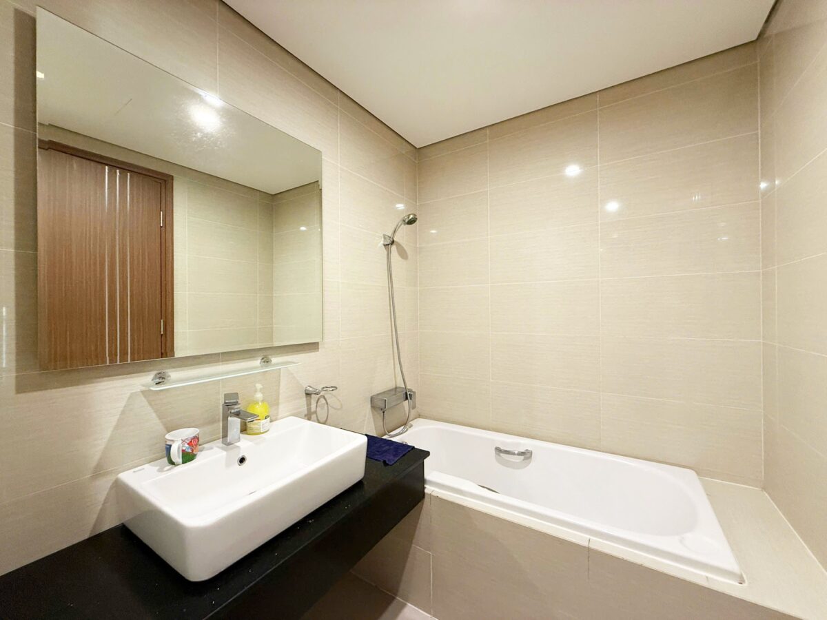 Stunning 3-bedroom apartment at L5 Ciputra (16)