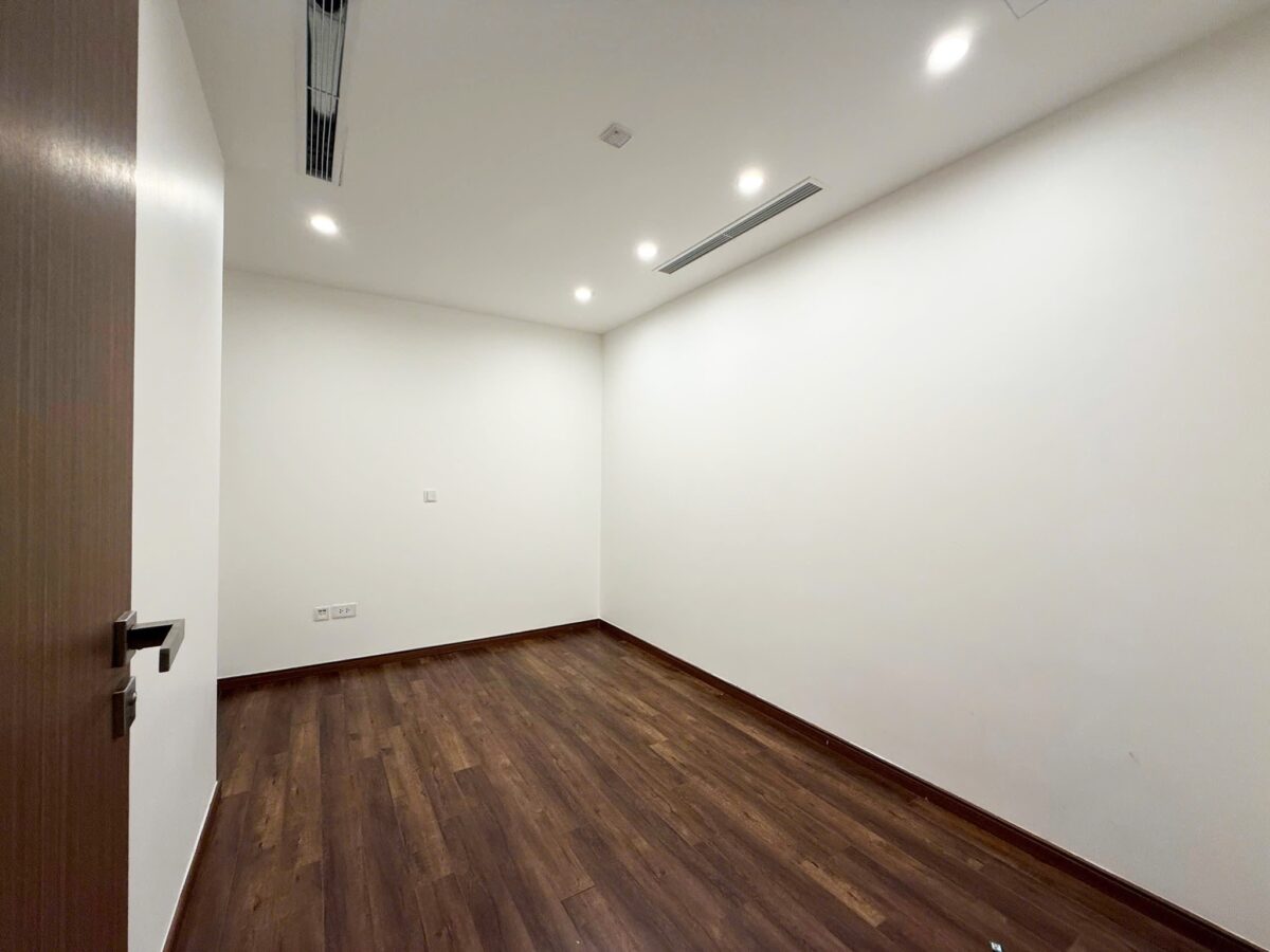 Stunning 3-bedroom apartment at L5 Ciputra (18)