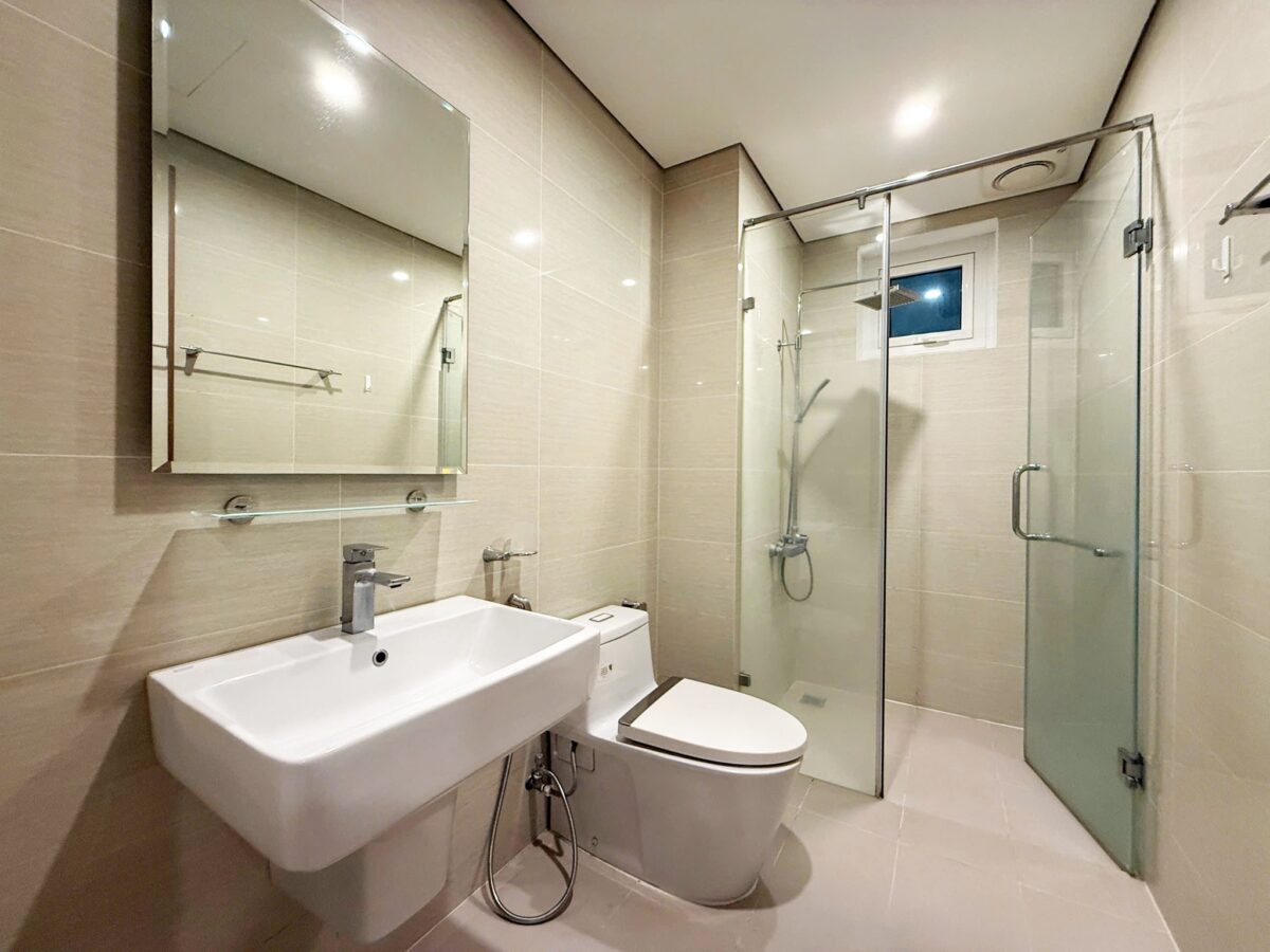 Stunning 3-bedroom apartment at L5 Ciputra (20)