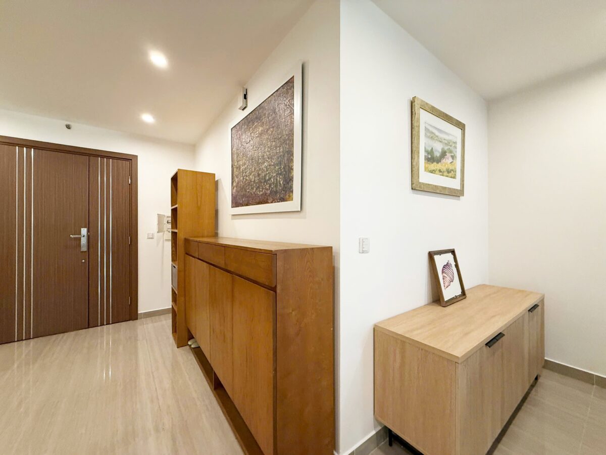 Stunning 3-bedroom apartment at L5 Ciputra (8)