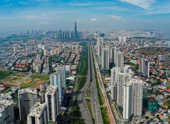 The model of urban development associated with public transport (TOD) has recently flourished in Vietnam