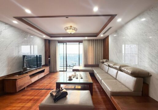 Old-style furnished apartment at D' Le Roi Soleil for rent (1)