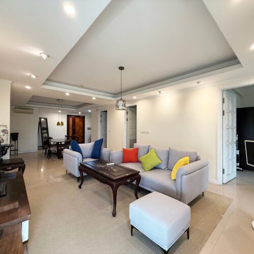 Jackie Realtor - The #1 Vietnam Real Estate Agency 21 Cheap 3-bedroom apartment for rent at E5 Ciputra Hanoi international urban area (1)