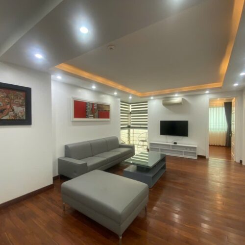 Modern 3-bedroom apartment for rent at E4 Ciputra (1)