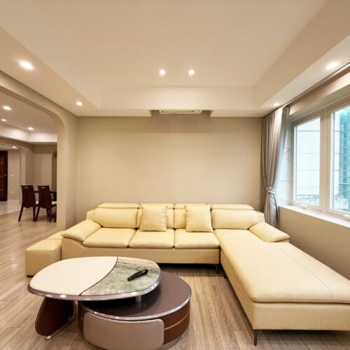 Awesome lake-view 150-SQM 3BHK apartment at G3 Ciputra for rent (1)