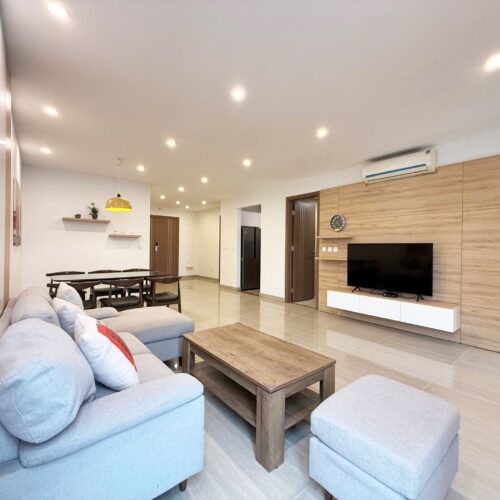 Elegant 3-bedroom apartment at L4 Ciputra for rent (1)