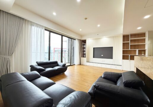 Extremely wide 4-bedroom apartment in IPH for rent (1)