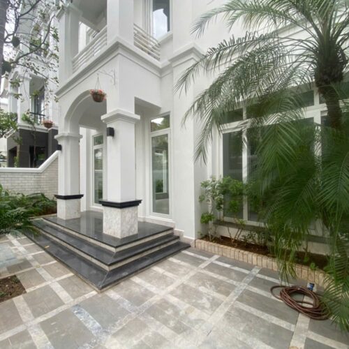 Wonderful 150-SQM garden villa for rent in T8 Ciputra (1)