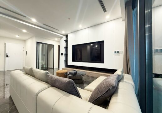 Eye-catching 3BRs (+1) 160-SQM apartment for rent in Sunshine Golden River (1)