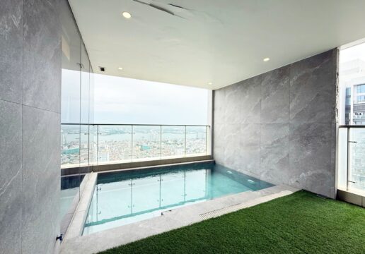 Vinhomes Metropolis A breathtaking penthouse for rent with a panoramic view of Westlake (1)