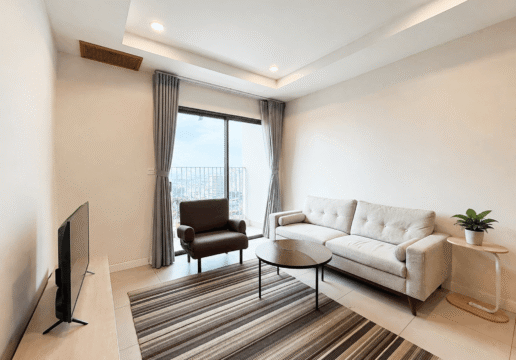 Cheap 2-bedroom apartment in Centro building, Kosmo Tay Ho for rent (1)