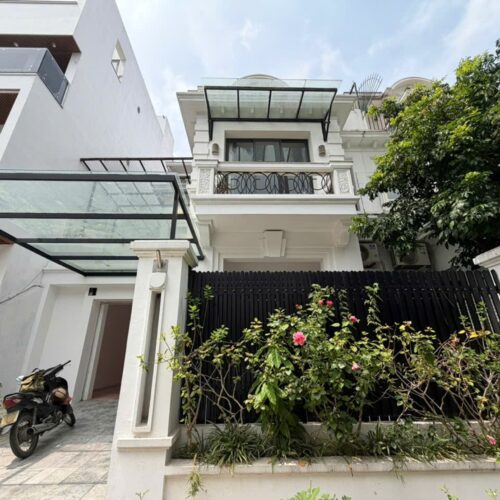 Modern unfurnished 4-bedroom house with a garage for rent in Ciputra (1)