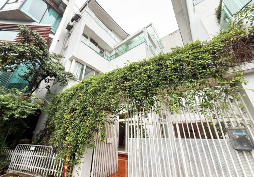 Warmly 4-bedroom villa on Dang Thai Mai Street for rent (1)
