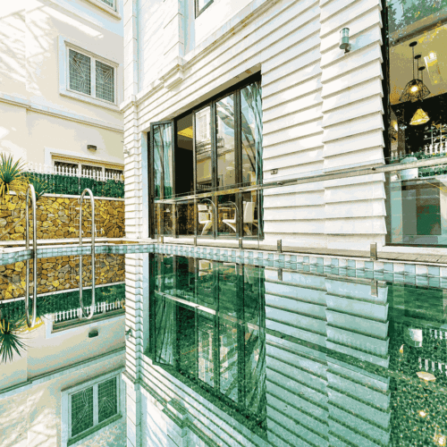 Affordable 4-bedroom pool villa in Vinhomes Riverside for rent (1)