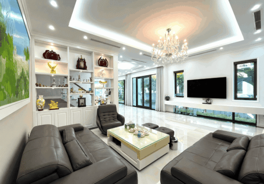 Bargain 225-SQM garden villa in Vinhomes Riverside for rent (1)