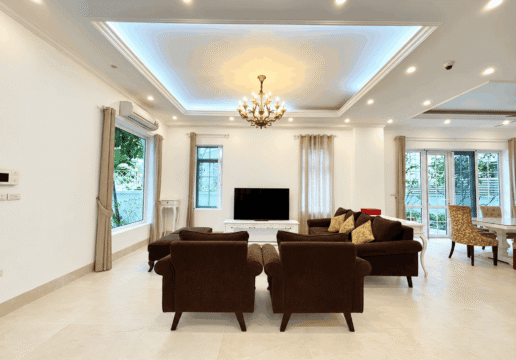 Beautiful 4-bedroom single villa in Vinhomes Riverside for rent (1)