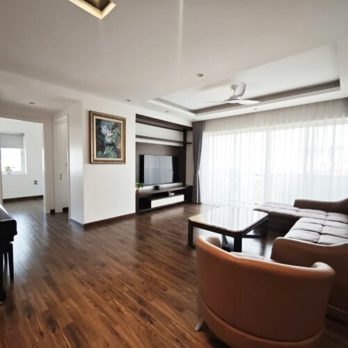 Must see Prestigious 3BRs (+1 office room) apartment in E4 Ciputra for rent (1)