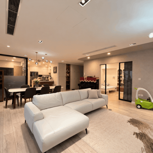 Stunning 3-bedroom apartment for rent in Kosmo Tay Ho (1)