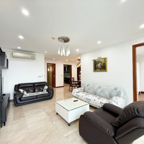 Jackie Realtor | Vietnam Real Estate Agency for Expats & Investors 8 Very cheap 146-SQM 3-bedroom apartment in L2 Ciputra for rent (1)