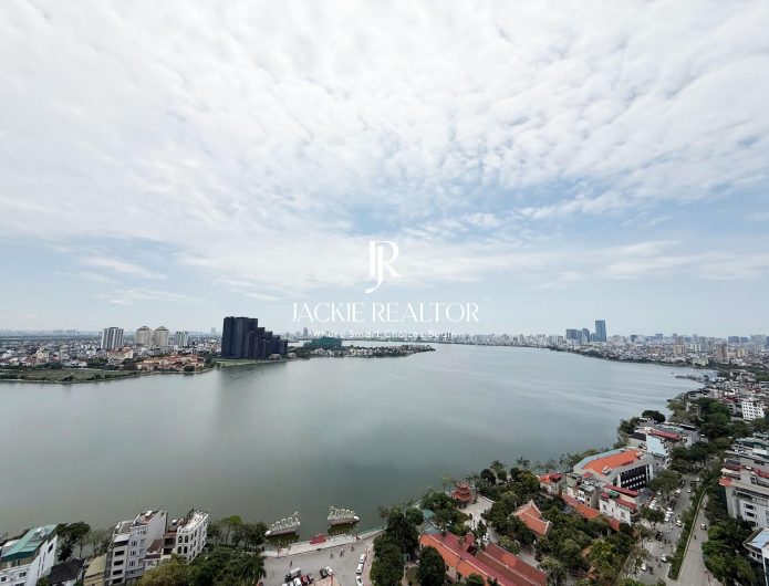 4-bedroom apartment with panoramic West Lake view for rent at El Dorado (1)