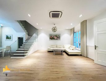 5-star furnished villa in Vinhomes Riverside with European style for rent (3)