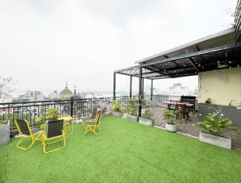 Affordable 3BR penthouse in Tay Ho with beautiful lake view (3)