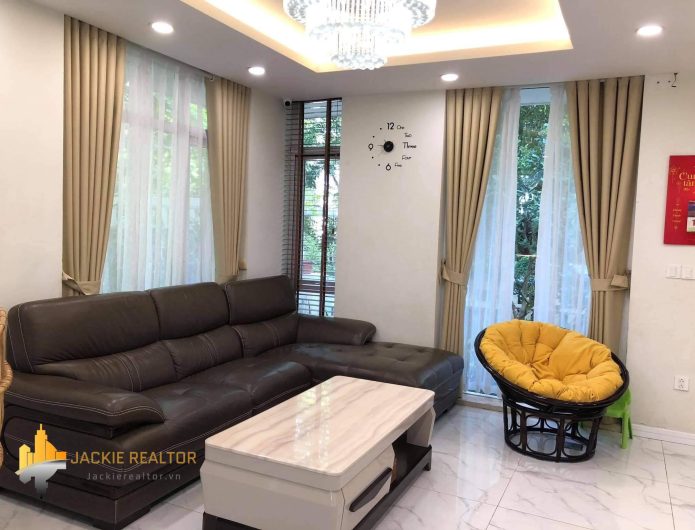 Affordable 3brs Vuon Tung Ecopark semi-detached villa for rent (1)