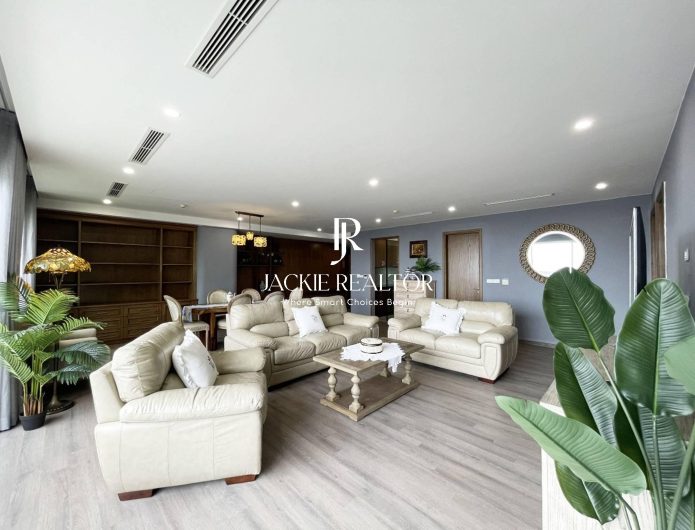 Alluring 3 bedrooms E5 Ciputra for rent (1)