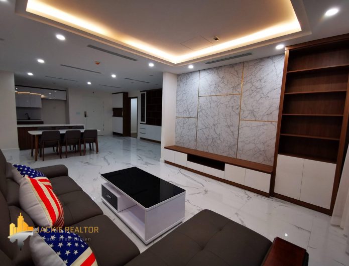 Amazing 2BRs apartment for rent at Sunshine Center (1)