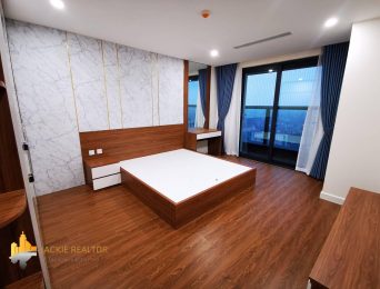 Amazing 2BRs apartment for rent at Sunshine Center (4)