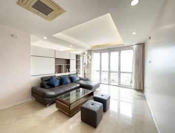 Amazing 3-bedroom apartment with golf course view in P Ciputra (3)