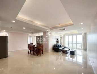 Amazing 3-bedroom apartment with golf course view in P Ciputra (4)