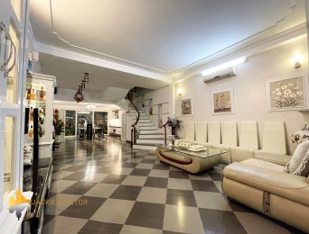 Amazing house for lease in Au Co, Tay Ho, Hanoi (1)