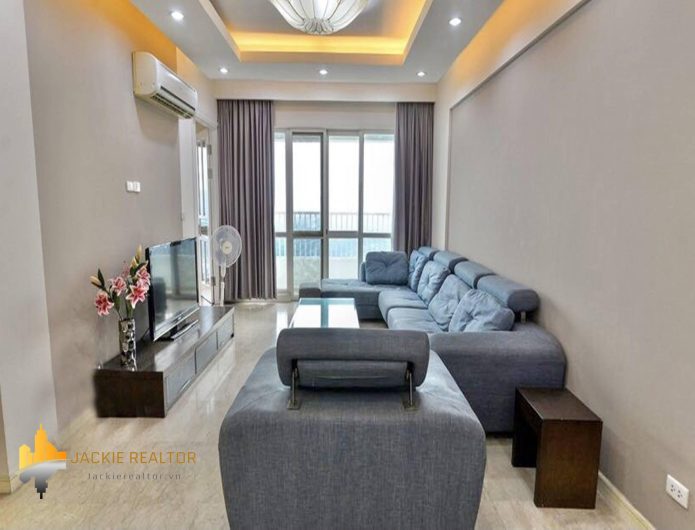Amazing huge 182m2 apartment for rent at P1 Ciputra (10)