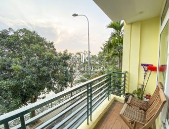 Amazing lakeview and huge 2 bedrooms for rent in Tu Hoa, Tay Ho, Hanoi (3)