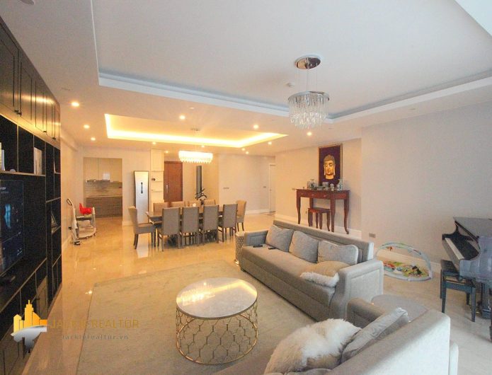 Attractive 4BRs apartment for rent in L2 Ciputra (1)