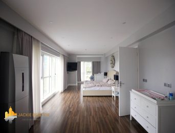 Attractive 4BRs apartment for rent in L2 Ciputra (5)