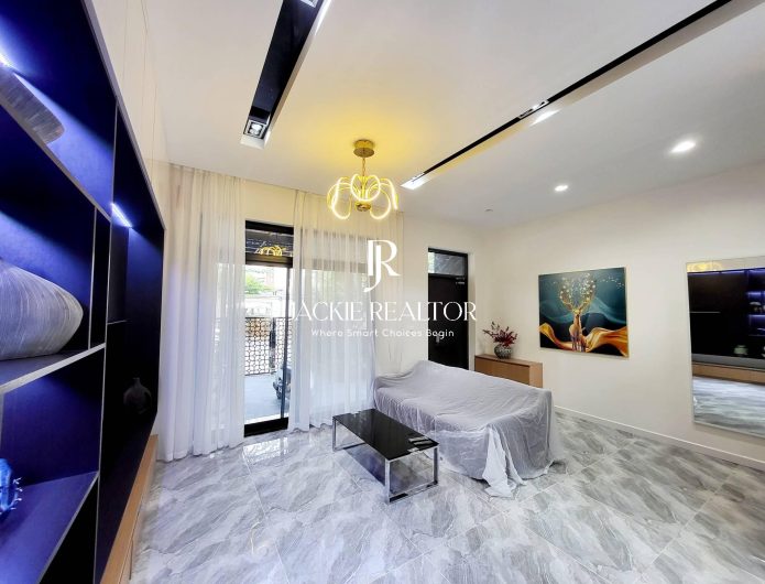 Awesome 4-bedroom villa at Starlake Hanoi for rent (1)